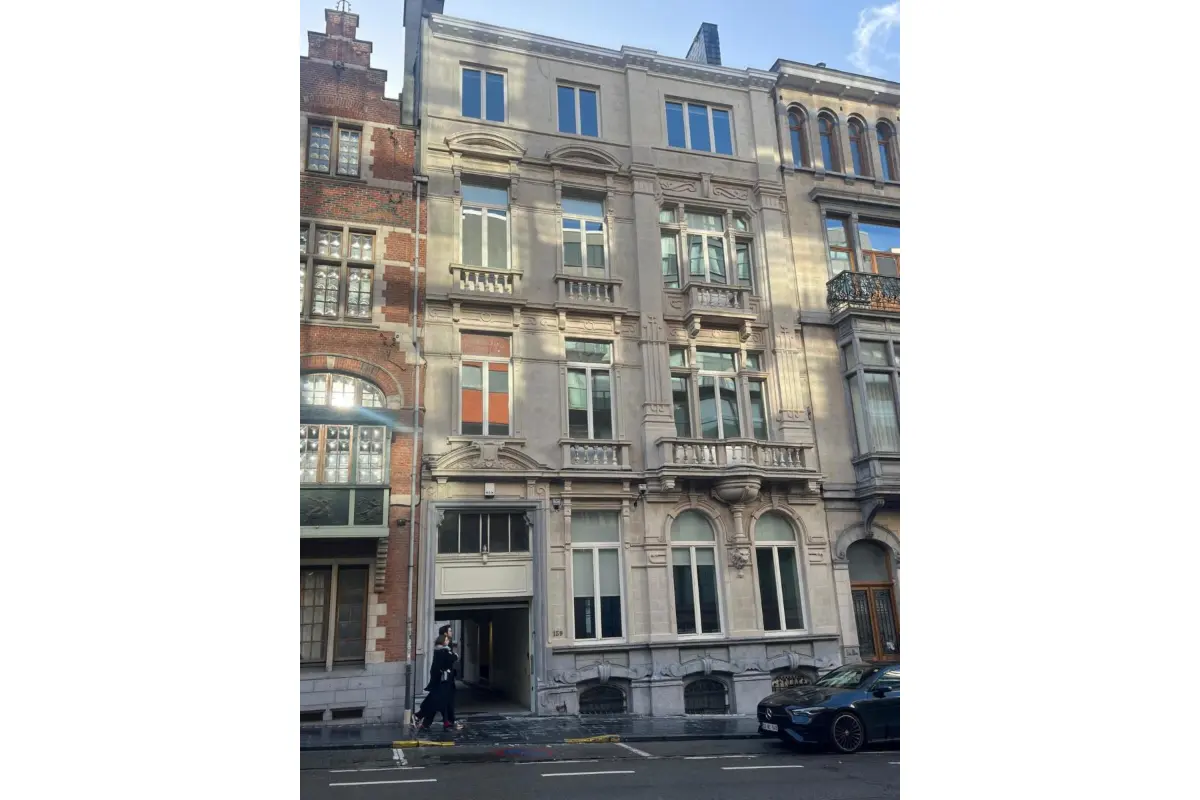 Handelszaak te  huur in Etterbeek 1040 3000.00€  slaapkamers 125.00m² - Zoekertje 685041