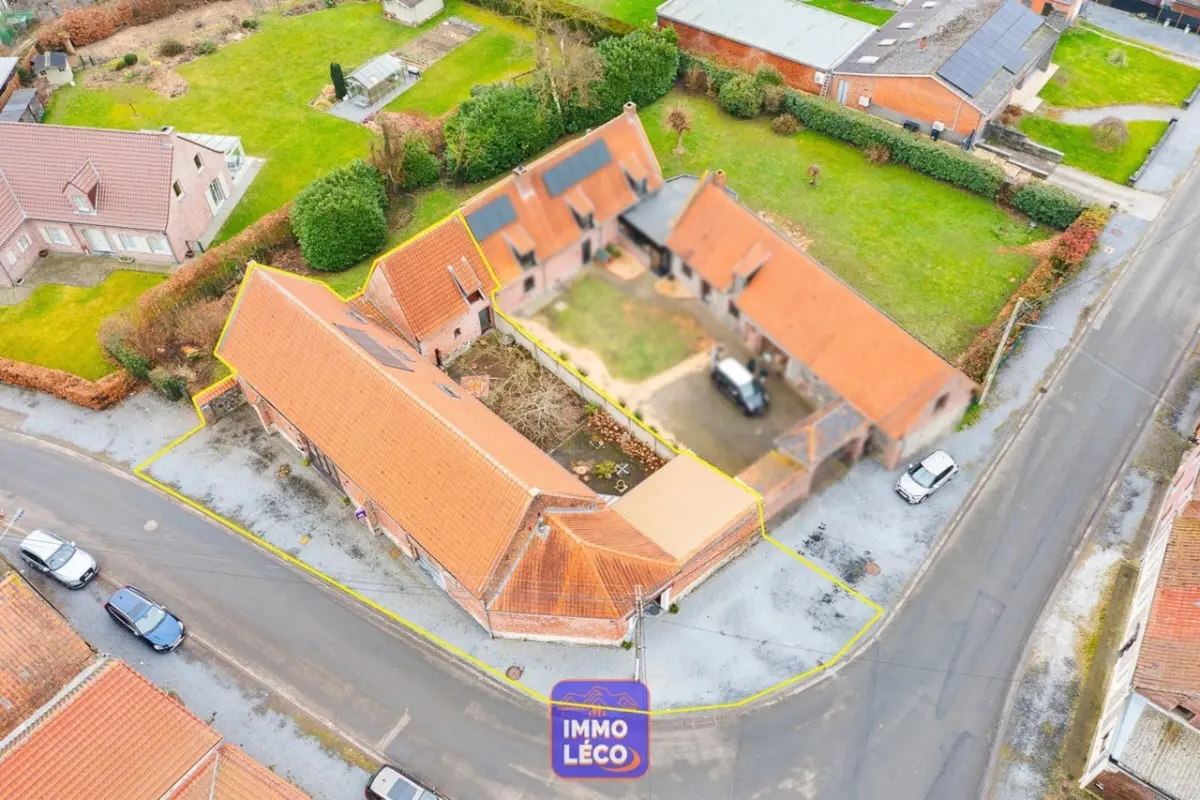 Appartementsgebouw te  koop in Bléharies 7620 350000.00€  slaapkamers m² - Zoekertje 684945