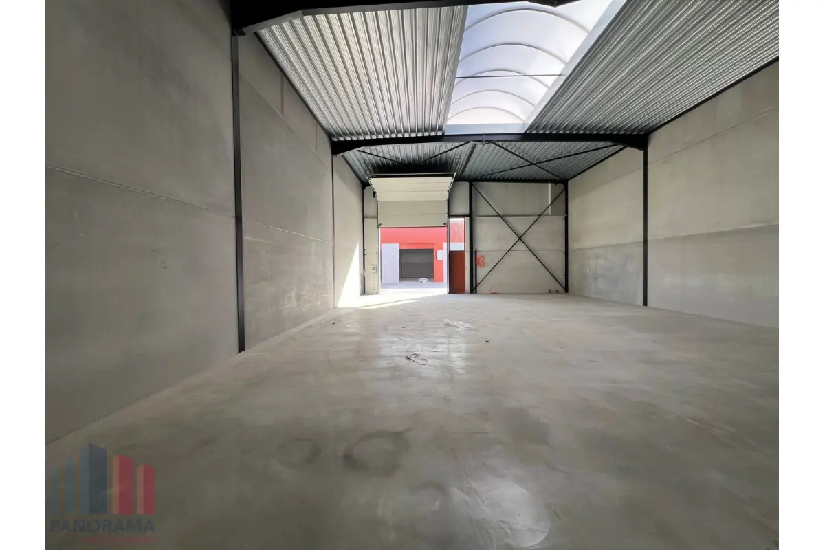 Handelszaak te  huur in Evergem 9940 1225.00€  slaapkamers 220.00m² - Zoekertje 684540