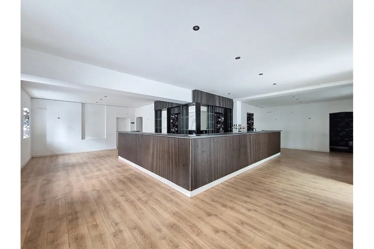 Handelszaak te  huur in Brussel 1000 4000.00€  slaapkamers 186.00m² - Zoekertje 684966