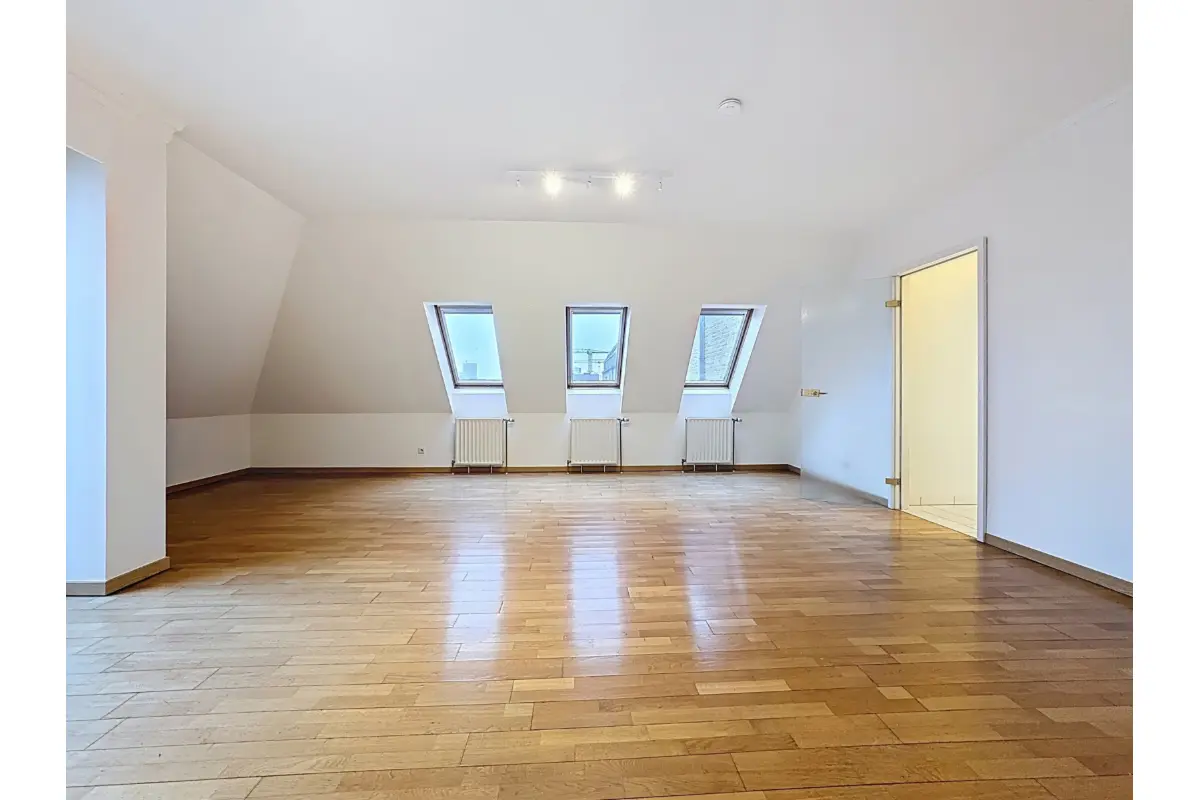Appartement te  koop in Brussel 1000 395000.00€ 1 slaapkamers 115.00m² - Zoekertje 685316