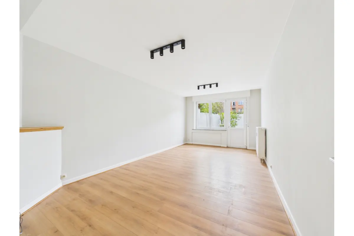 Rez-de-chaussée à louer à Etterbeek 1040 1150.00€ 1 chambres 71.00m² - annonce 685428