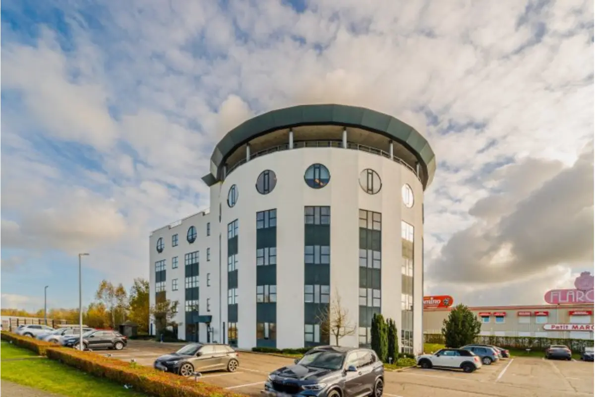 Handelszaak te  huur in Eupen 4700 4390.00€  slaapkamers m² - Zoekertje 685513