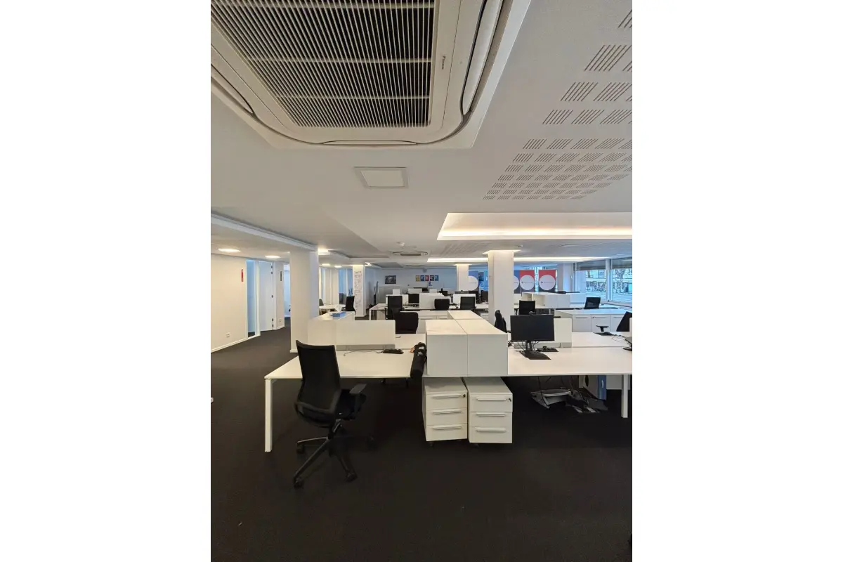 Handelszaak te  koop in Brussel 1000 1055000.00€  slaapkamers 330.00m² - Zoekertje 686540