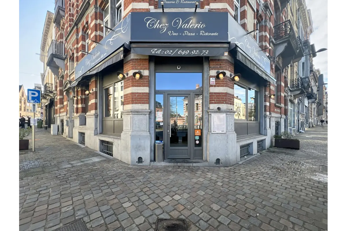 Handelszaak te  koop in Elsene 1050 349000.00€  slaapkamers 150.00m² - Zoekertje 686470