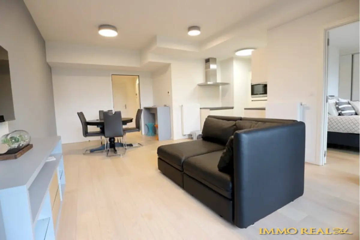 Appartement te  in Oudergem 1160 1250.00€ 1 slaapkamers 70.00m² - Zoekertje 688369