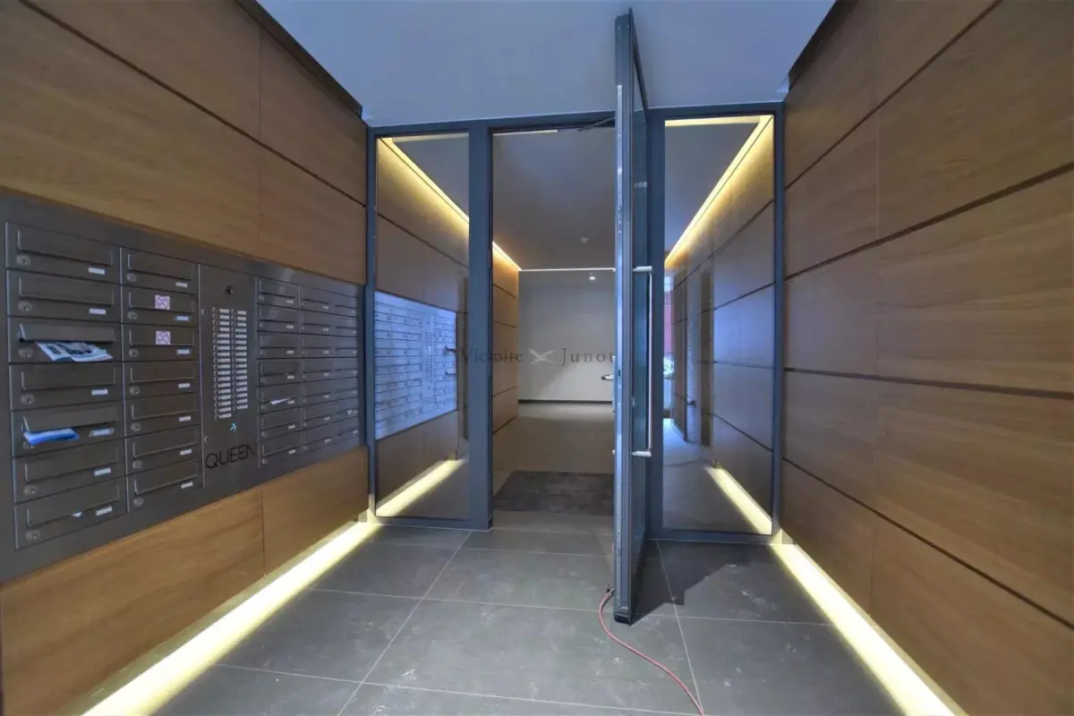 Handelszaak te  koop in Elsene 1050 175000.00€  slaapkamers 67.00m² - Zoekertje 687121