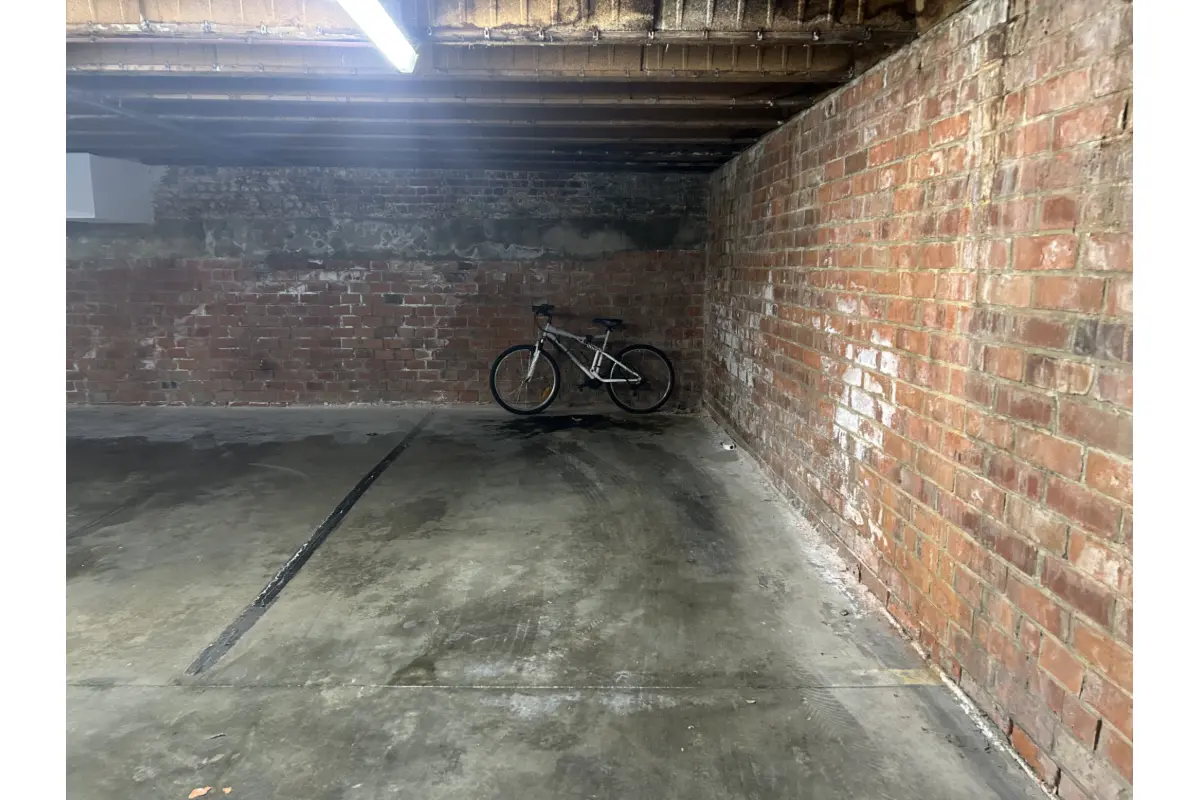 Parking / garage à vendre à Uccle 1180 19900.00€  chambres m² - annonce 687735
