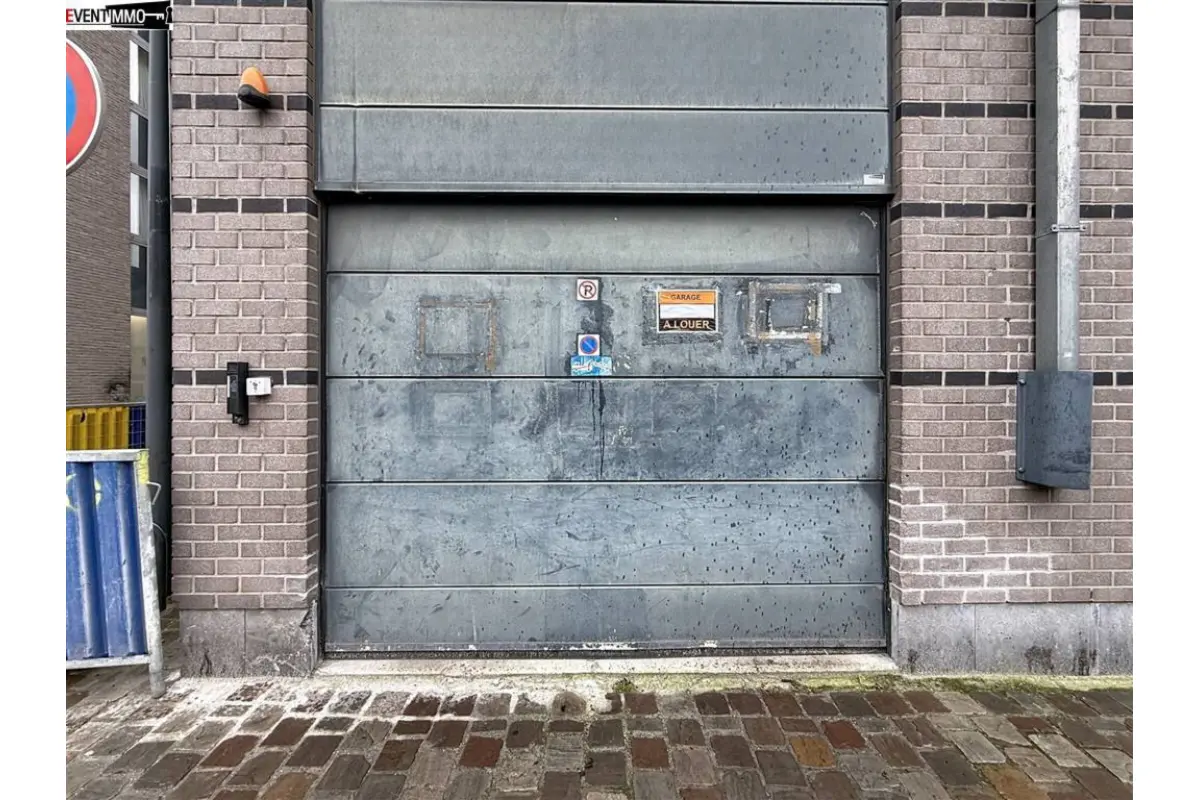 Box te  in Schaarbeek 1030 30000.00€  slaapkamers m² - Zoekertje 688761