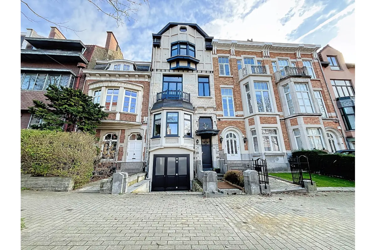 Maison à louer à Uccle 1180 3300.00€ 5 chambres 325.00m² - annonce 689775