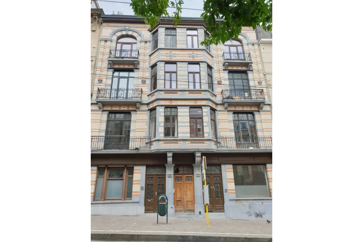 Benedenverdieping te  koop in Elsene 1050 529000.00€ 4 slaapkamers 210.00m² - Zoekertje 689759