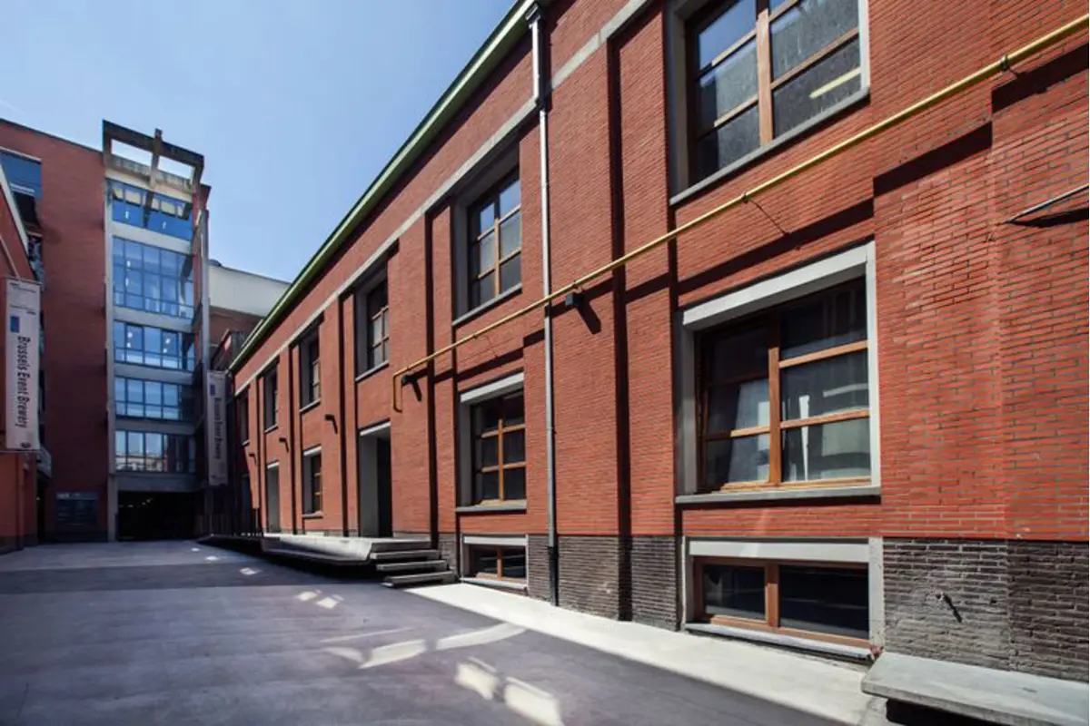 Handelszaak te  huur in Sint-Jans-Molenbeek 1080 0.00€  slaapkamers 800.00m² - Zoekertje 689608