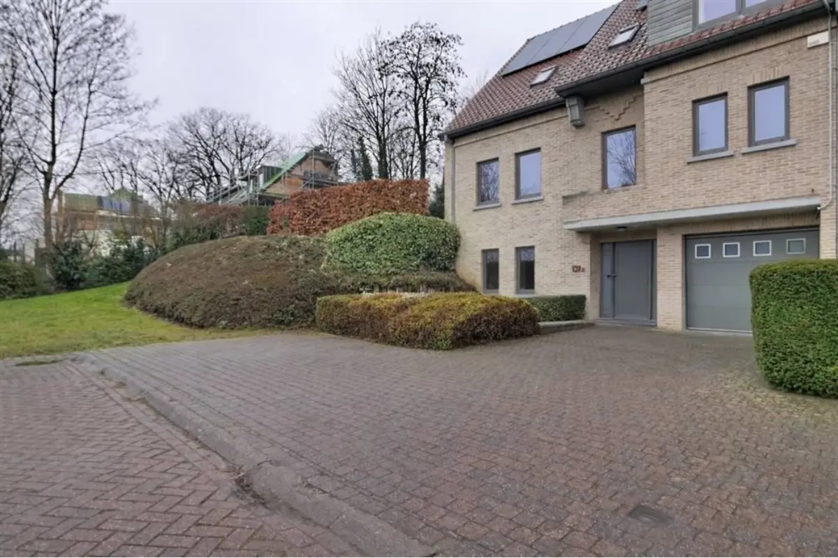 Maison à louer à Uccle 1180 4200.00€ 5 chambres 321.00m² - annonce 689564