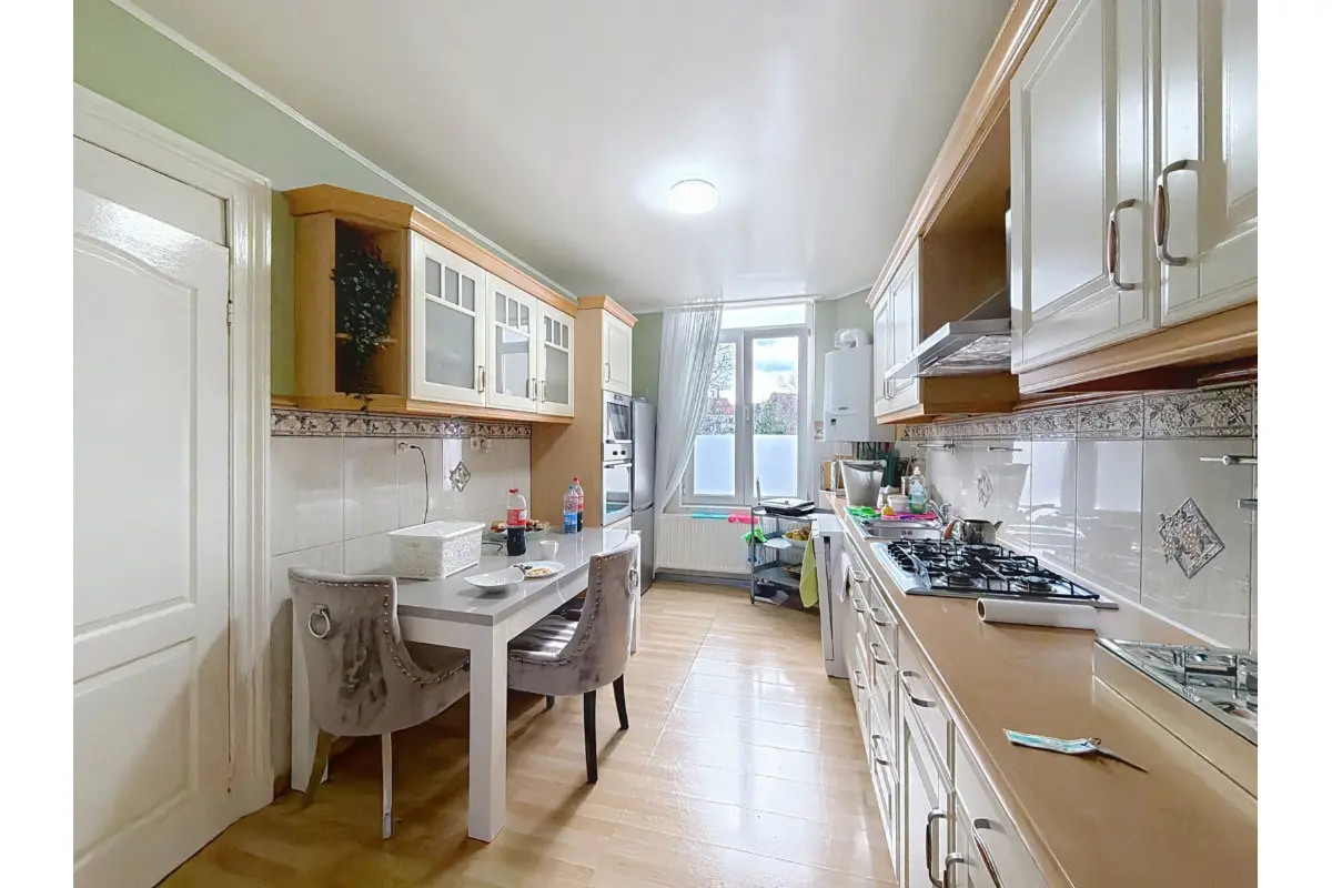 Immeuble mixte à vendre à Schaerbeek 1030 385000.00€ 5 chambres 160.00m² - annonce 689807