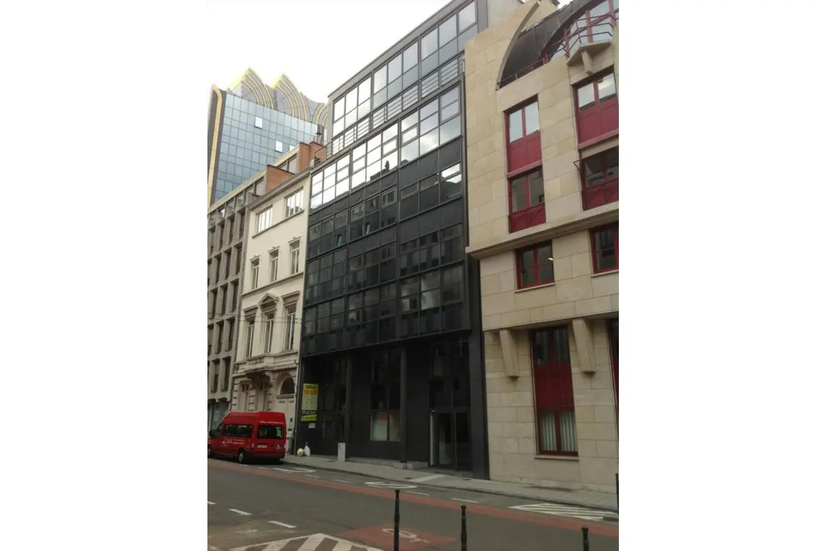 Commerce à louer à Bruxelles 1000 0.00€  chambres 339.00m² - annonce 689609