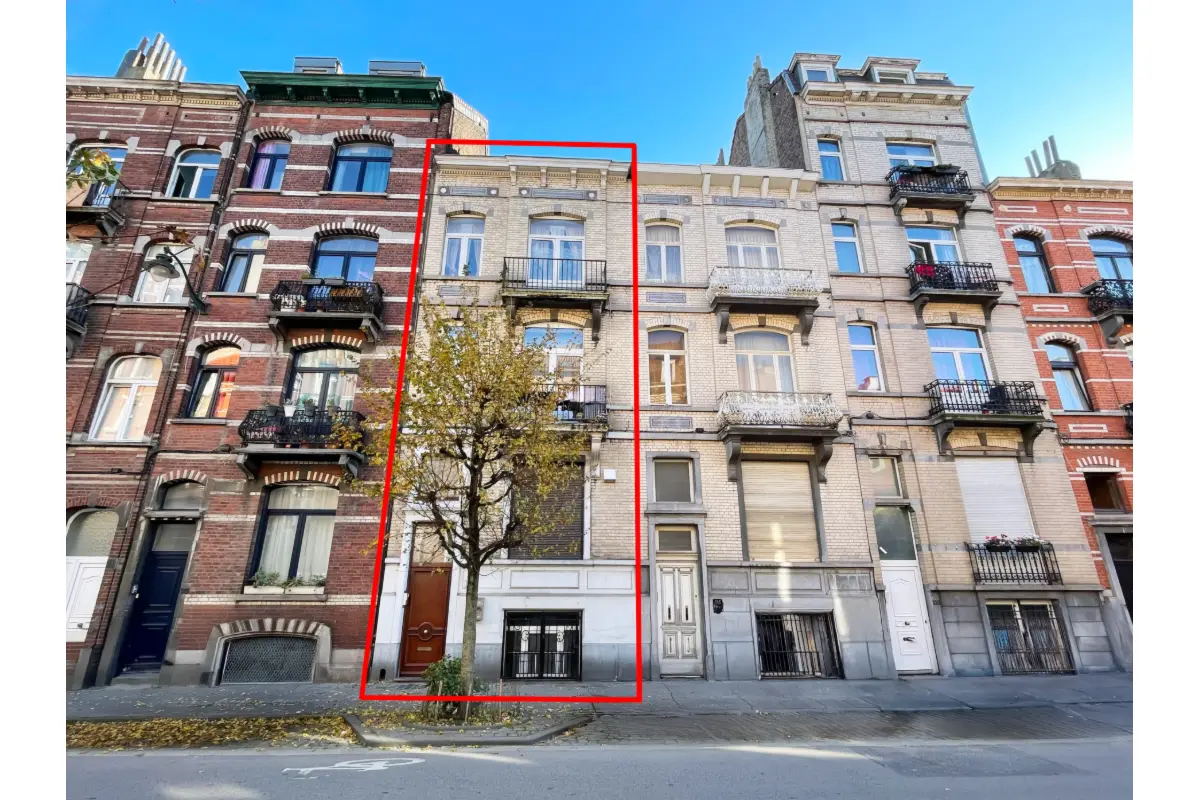 Immeuble de rapport - Immeuble à appartement à vendre à Anderlecht 1070 615000.00€ 6 chambres 353.00m² - annonce 689985