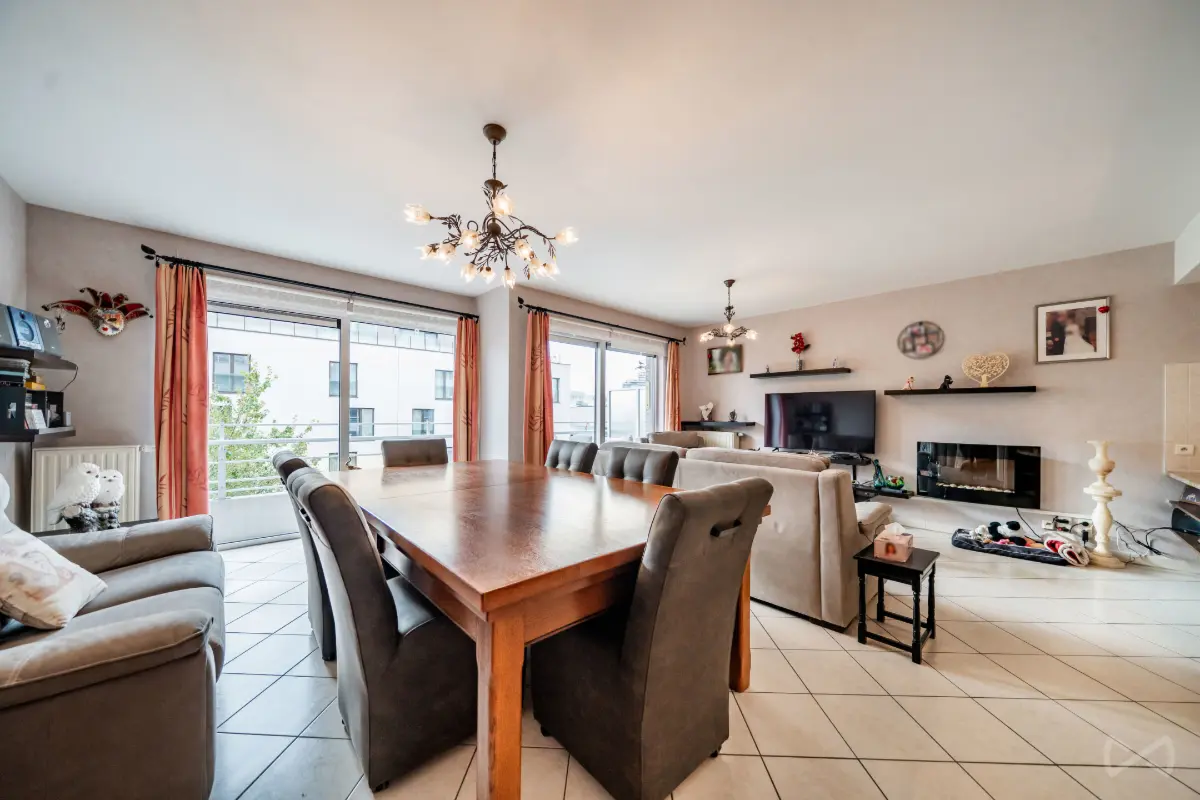 Appartement te  in Sint-Jans-Molenbeek 1080 259000.00€ 2 slaapkamers 84.00m² - Zoekertje 691111