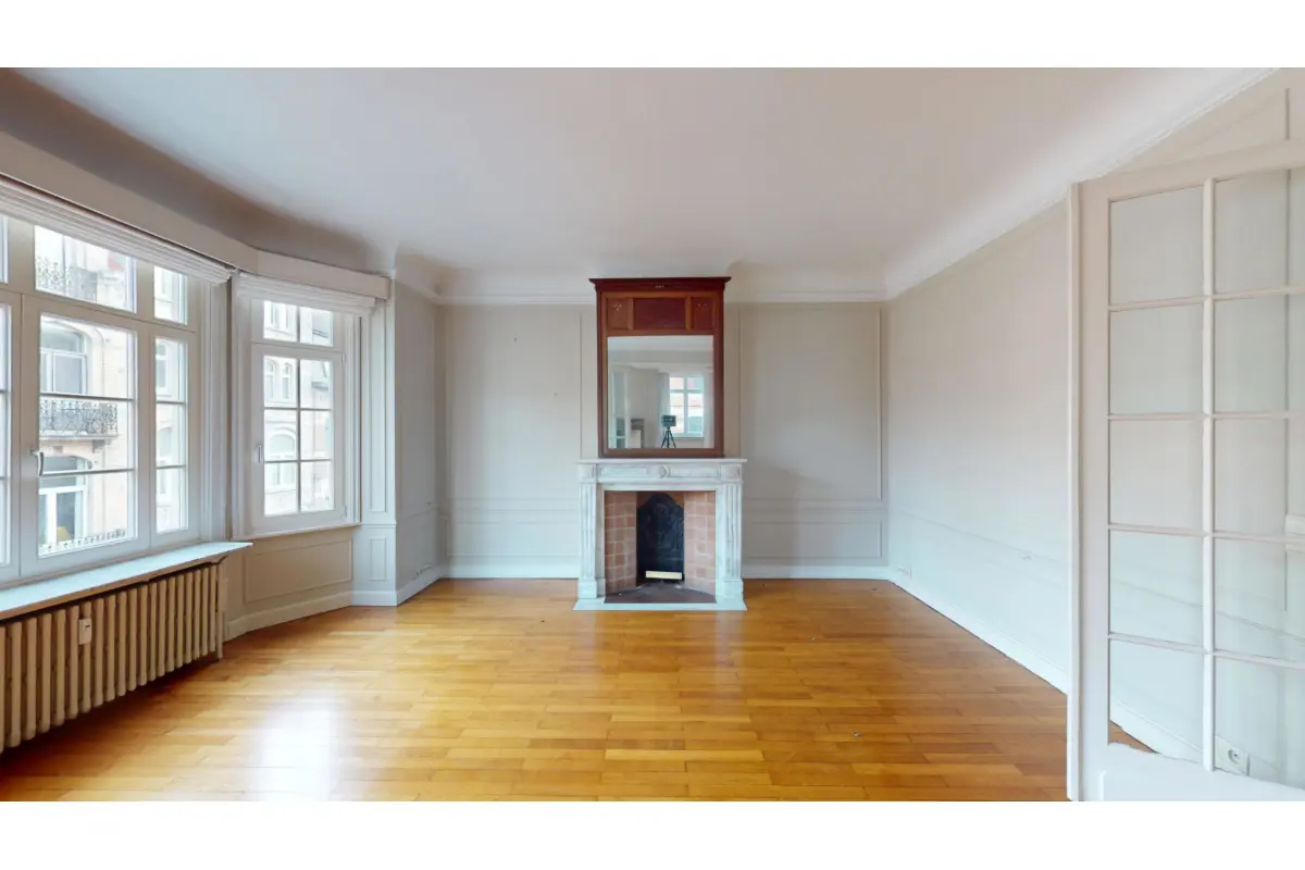 Appartement à  à Etterbeek 1040 2050.00€ 3 chambres 171.00m² - annonce 691225