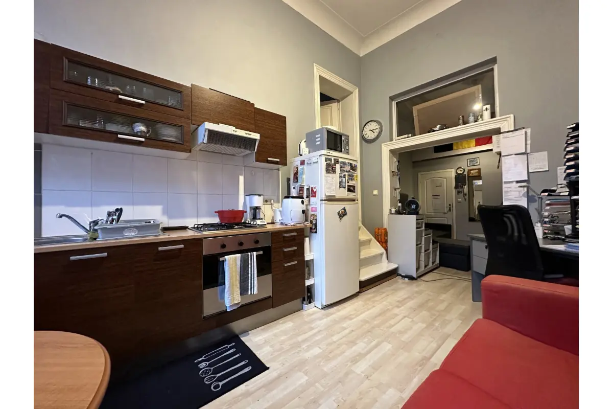 Appartement te  koop in Sint-Gillis 1060 245000.00€ 1 slaapkamers 82.00m² - Zoekertje 692063