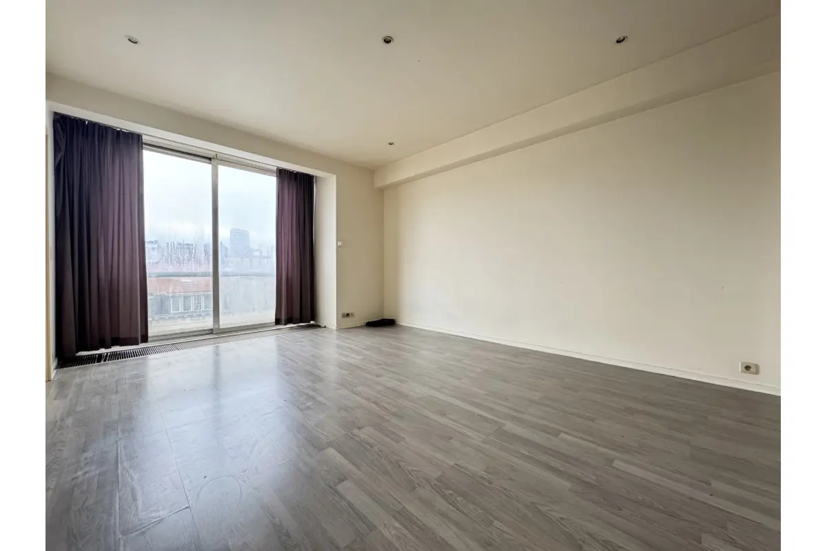 Appartement te  koop in Sint-Gillis 1060 215000.00€ 1 slaapkamers 55.00m² - Zoekertje 692196