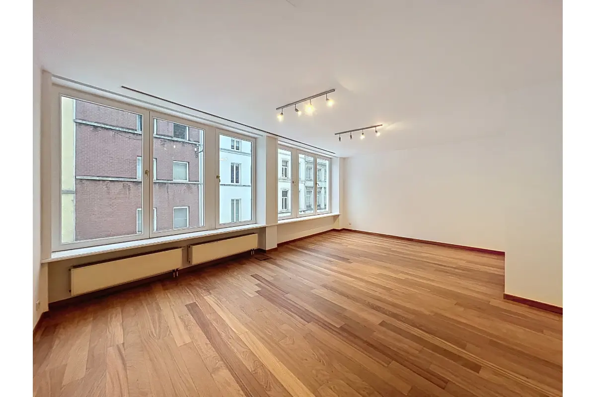 Commerce à louer à Bruxelles 1000 950.00€  chambres 32.00m² - annonce 691891