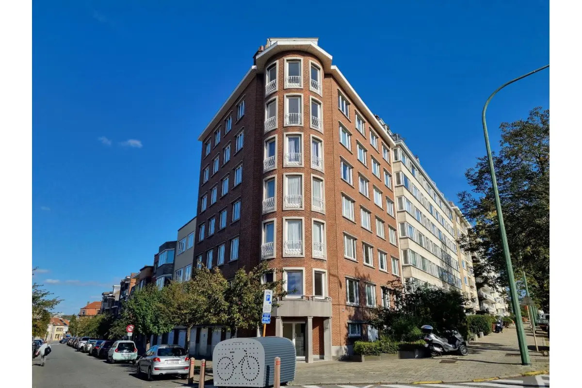 Appartement à  à Woluwe-Saint-Lambert 1200 1280.00€ 3 chambres 119.00m² - annonce 692193