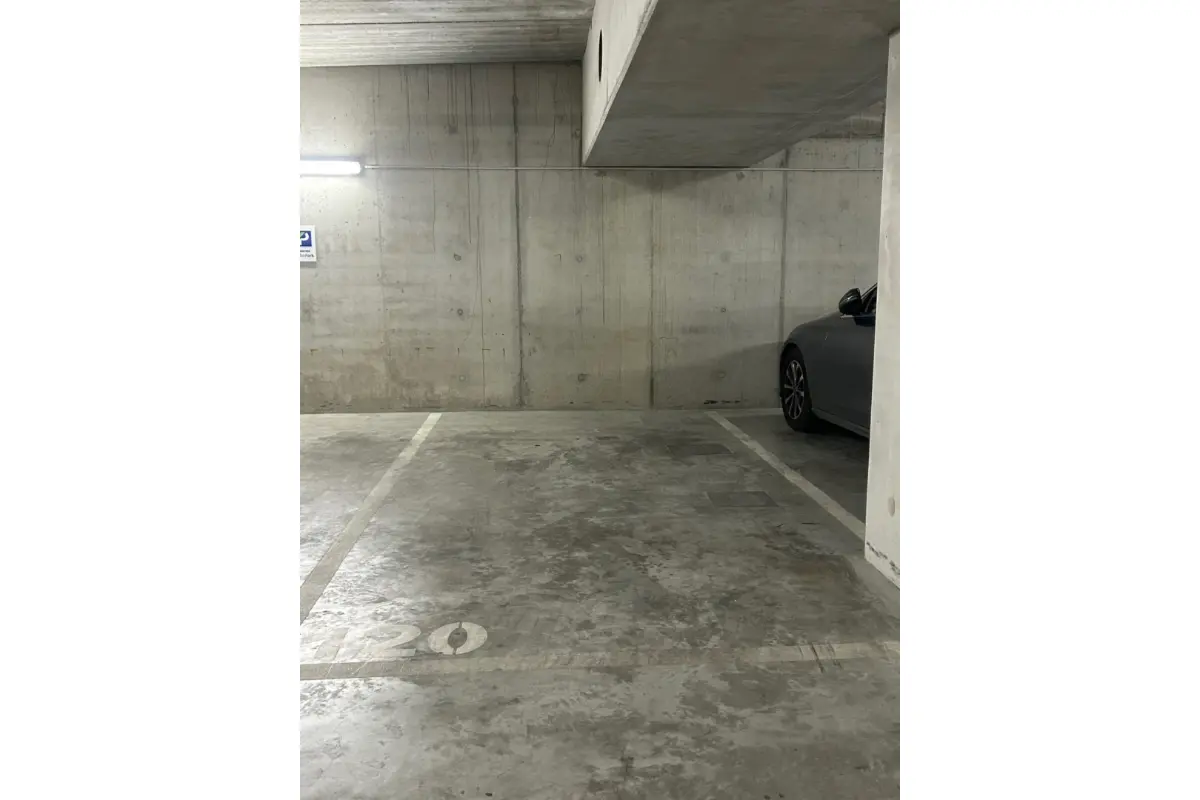 Parking / garage à louer à Bruxelles 1000 150.00€  chambres m² - annonce 692717
