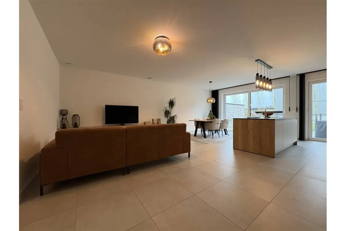 Rez-de-chaussée à louer à Lille 2275 1100.00€ 2 chambres 110.00m² - annonce 693002