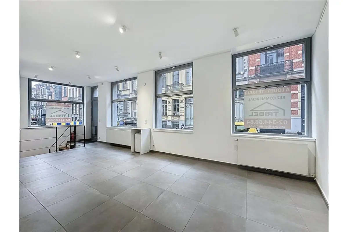 Handelszaak te  huur in Elsene 1050 1250.00€  slaapkamers 66.00m² - Zoekertje 692774