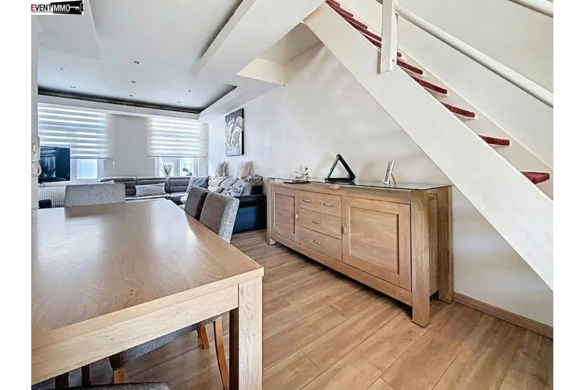 Appartement te  koop in Sint-Joost-ten-Node 1210 260000.00€ 2 slaapkamers 110.00m² - Zoekertje 693461