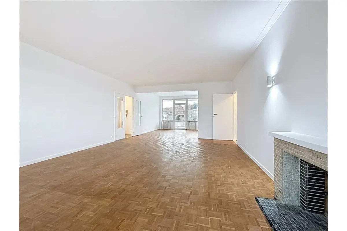 Appartement te  in Elsene 1050 1700.00€ 3 slaapkamers 140.00m² - Zoekertje 694363