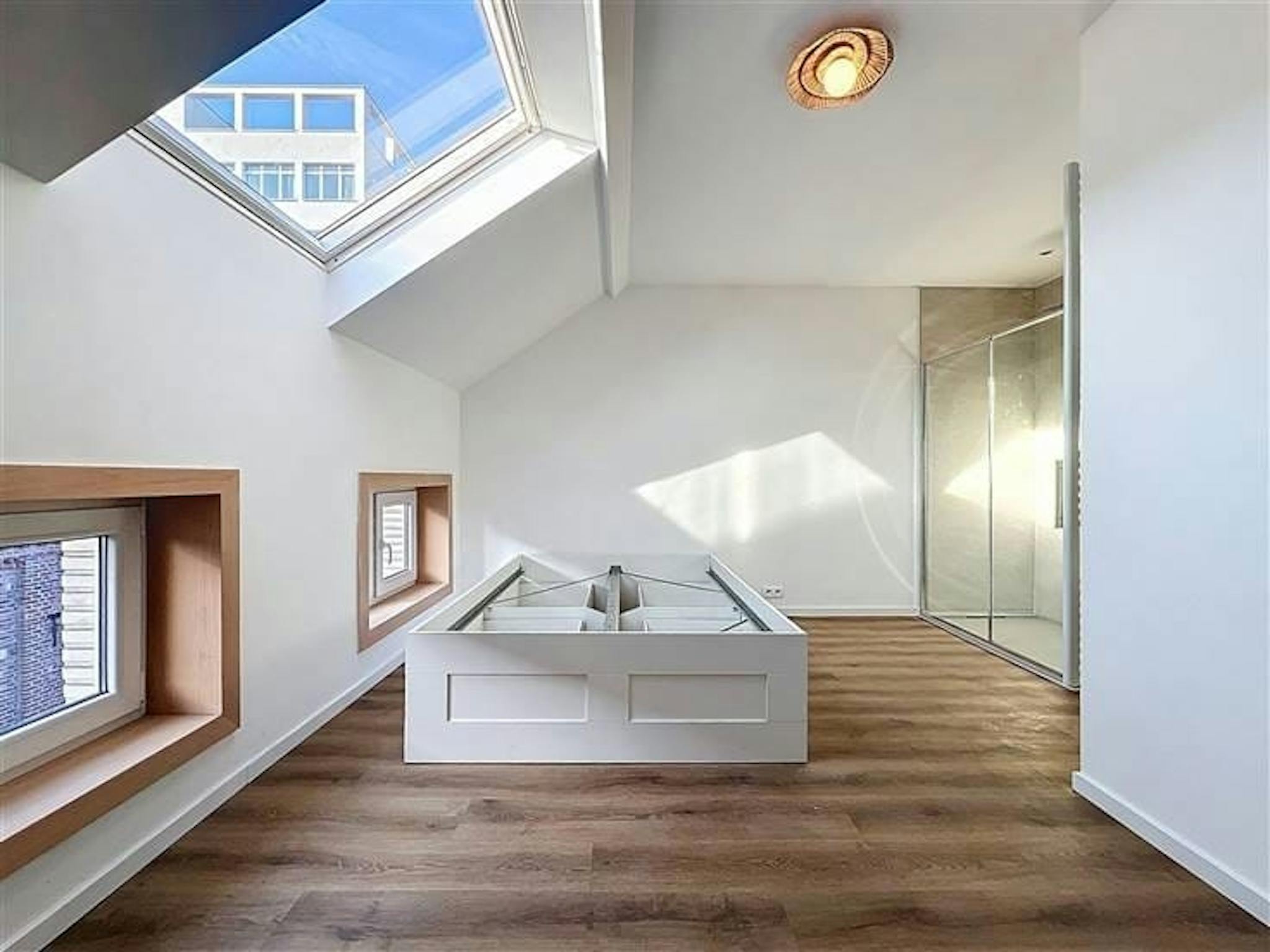 Appartement te  huur in Sint-Jans-Molenbeek 1080 625.00€ 1 slaapkamers 135.00m² - Zoekertje 694704