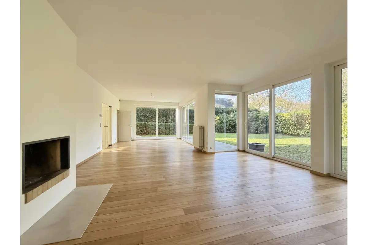 Villa te  in Kraainem 1950 3150.00€ 4 slaapkamers 240.00m² - Zoekertje 694262