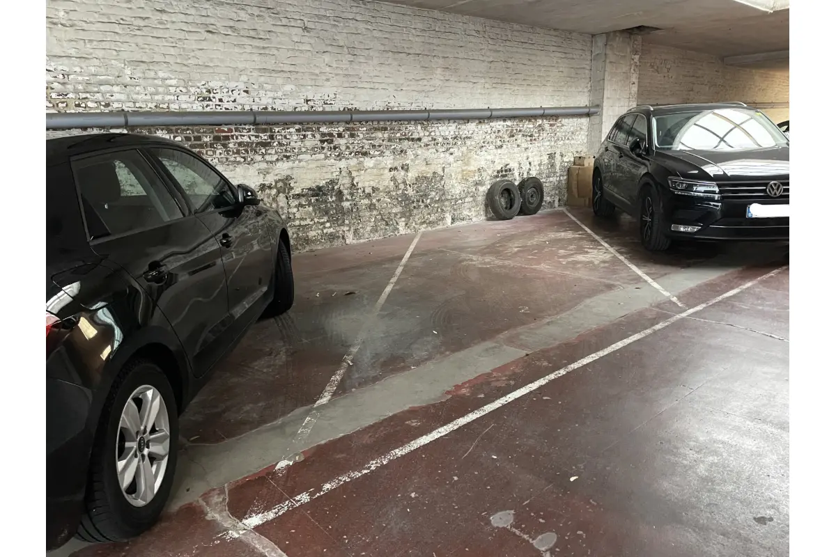 Parking / garage à louer à Woluwe-Saint-Lambert 1200 100.00€  chambres m² - annonce 694621