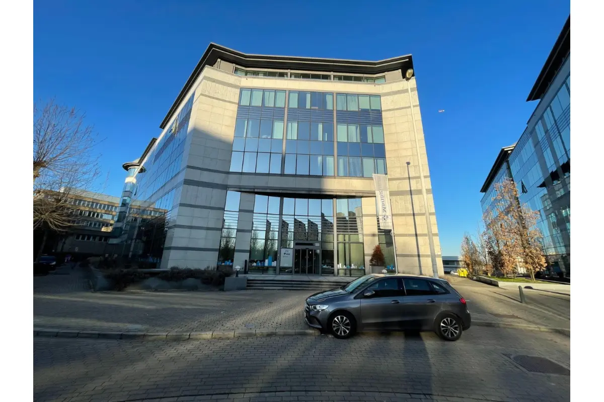 Commerce à louer à Bruxelles 1000 4643.00€  chambres 398.00m² - annonce 694417