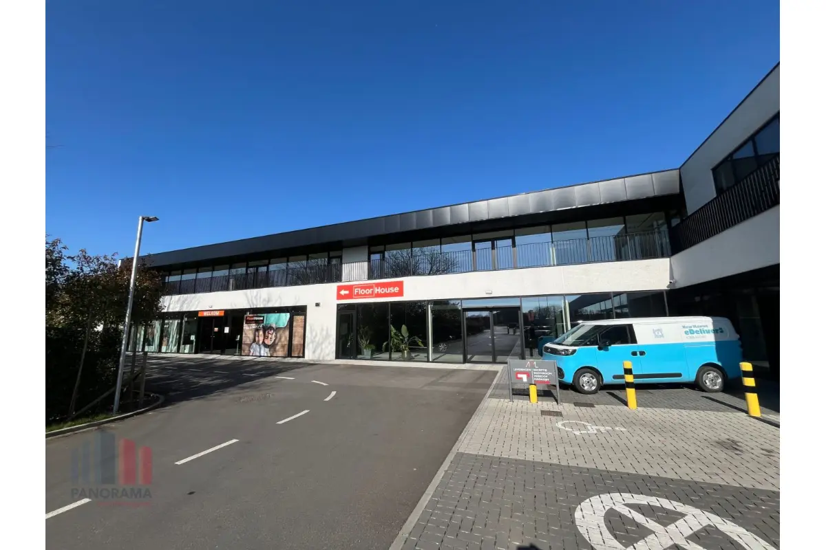 Commerce à louer à Lochristi 9080 17600.00€  chambres 1536.00m² - annonce 693691
