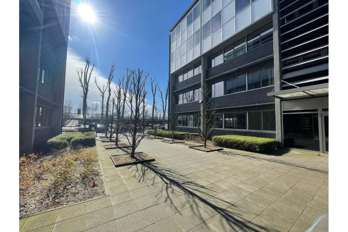 Commerce à louer à Merelbeke 9820 20369.00€  chambres 1577.00m² - annonce 693668