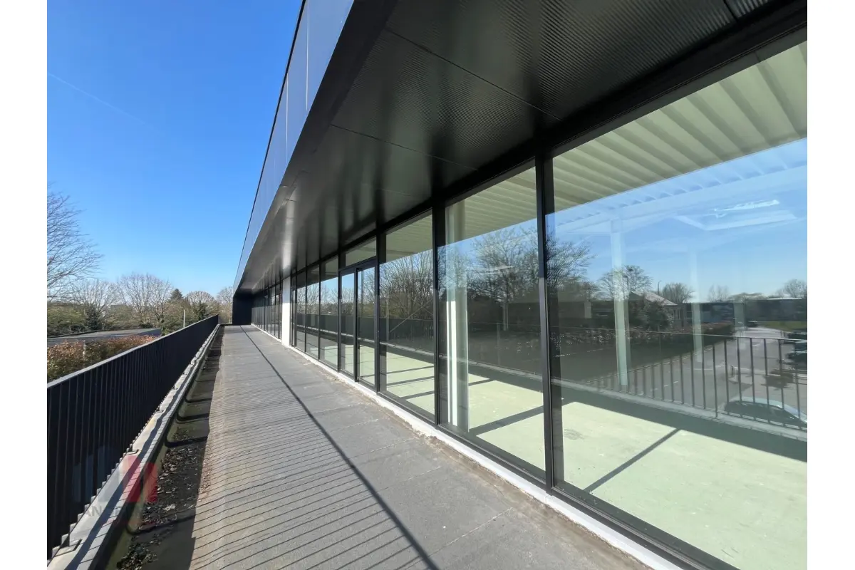 Commerce à louer à Lochristi 9080 3950.00€  chambres 351.00m² - annonce 693672