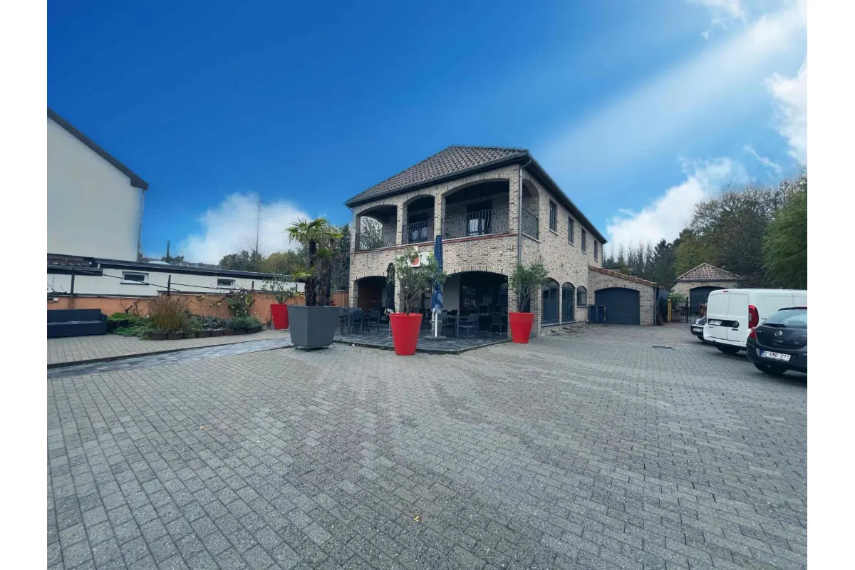 Immeuble de rapport - Immeuble à appartement à vendre à Jumet 6040 475000.00€ 4 chambres 147.00m² - annonce 695430