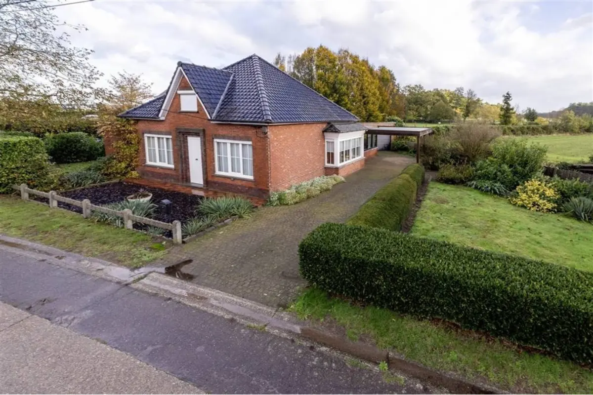 Huis te  koop in Poederlee 2275 325000.00€ 2 slaapkamers 147.00m² - Zoekertje 694779