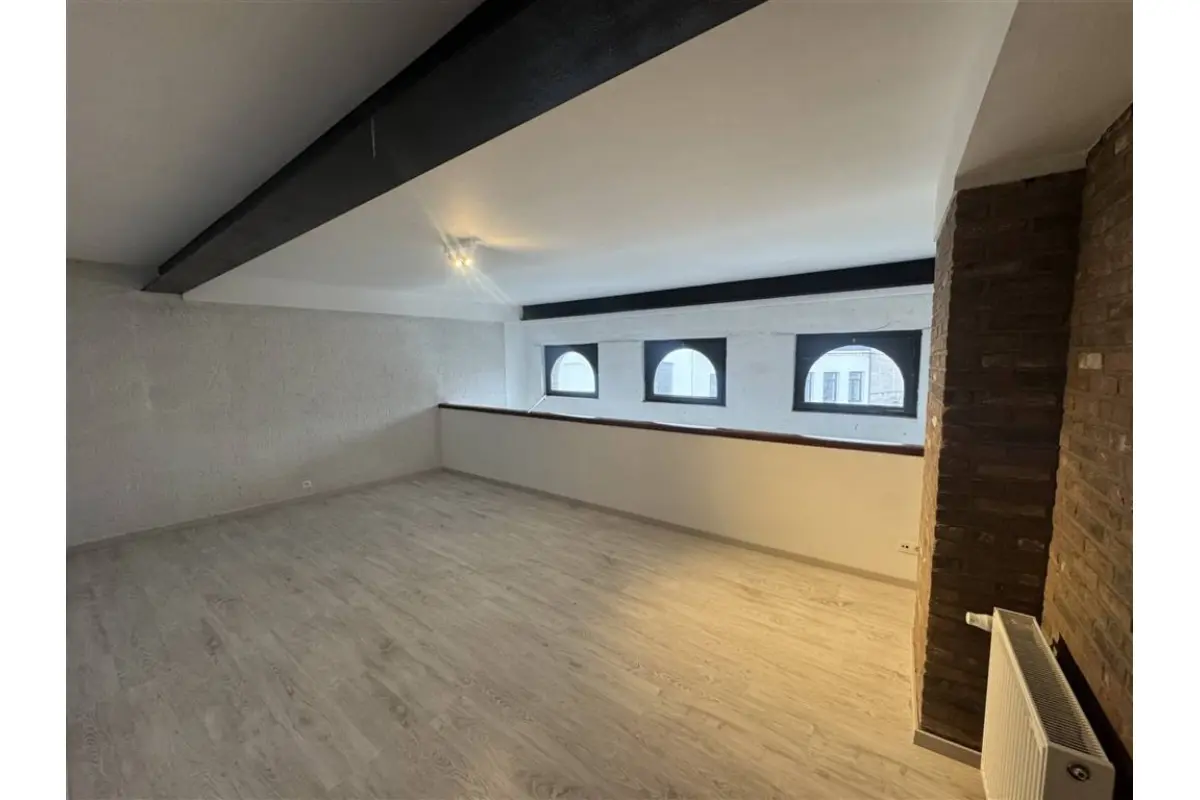 Triplex te  huur in Péruwelz 7600 695.00€ 2 slaapkamers 101.50m² - Zoekertje 694788