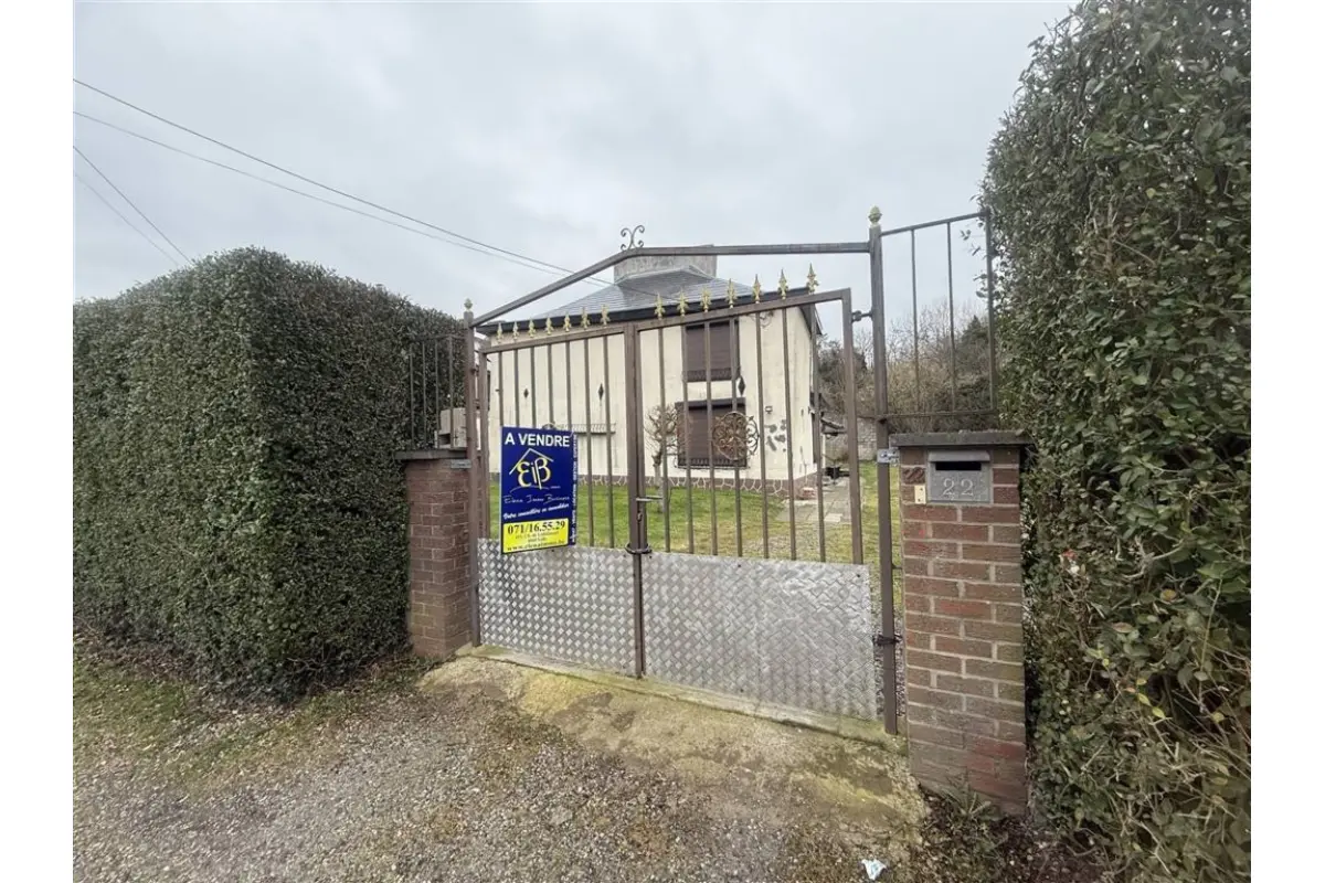 Huis te  koop in Gilly 6060 150000.00€ 3 slaapkamers 140.00m² - Zoekertje 694782