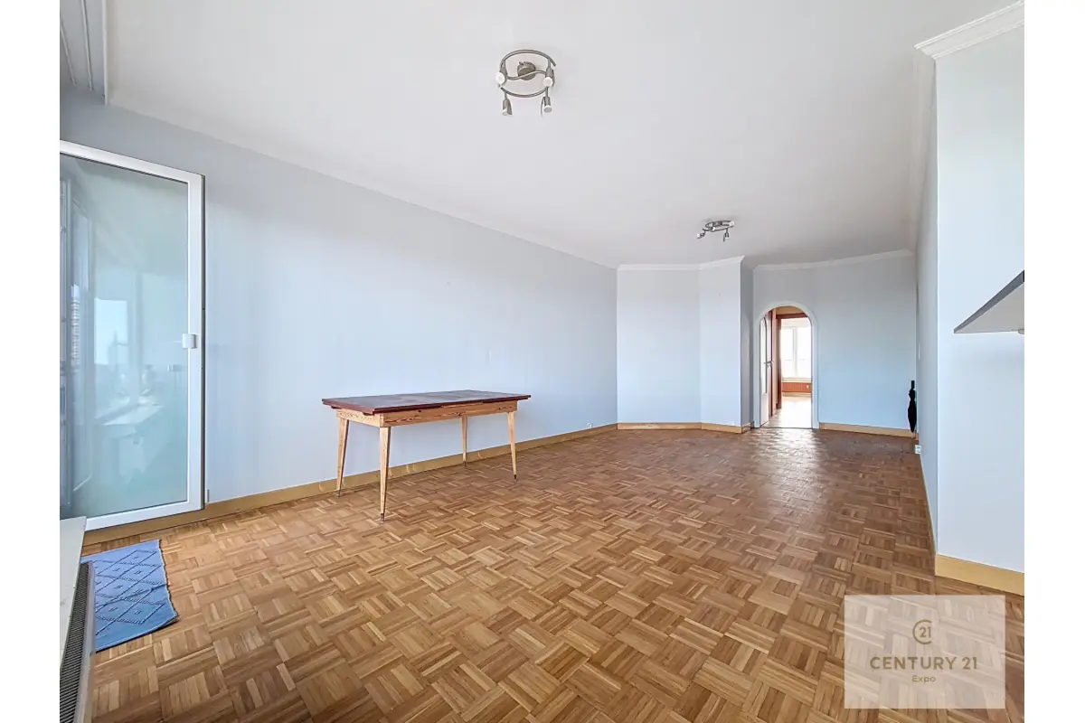 Appartement te  koop in Sint-Jans-Molenbeek 1080 185000.00€ 2 slaapkamers 83.00m² - Zoekertje 696513