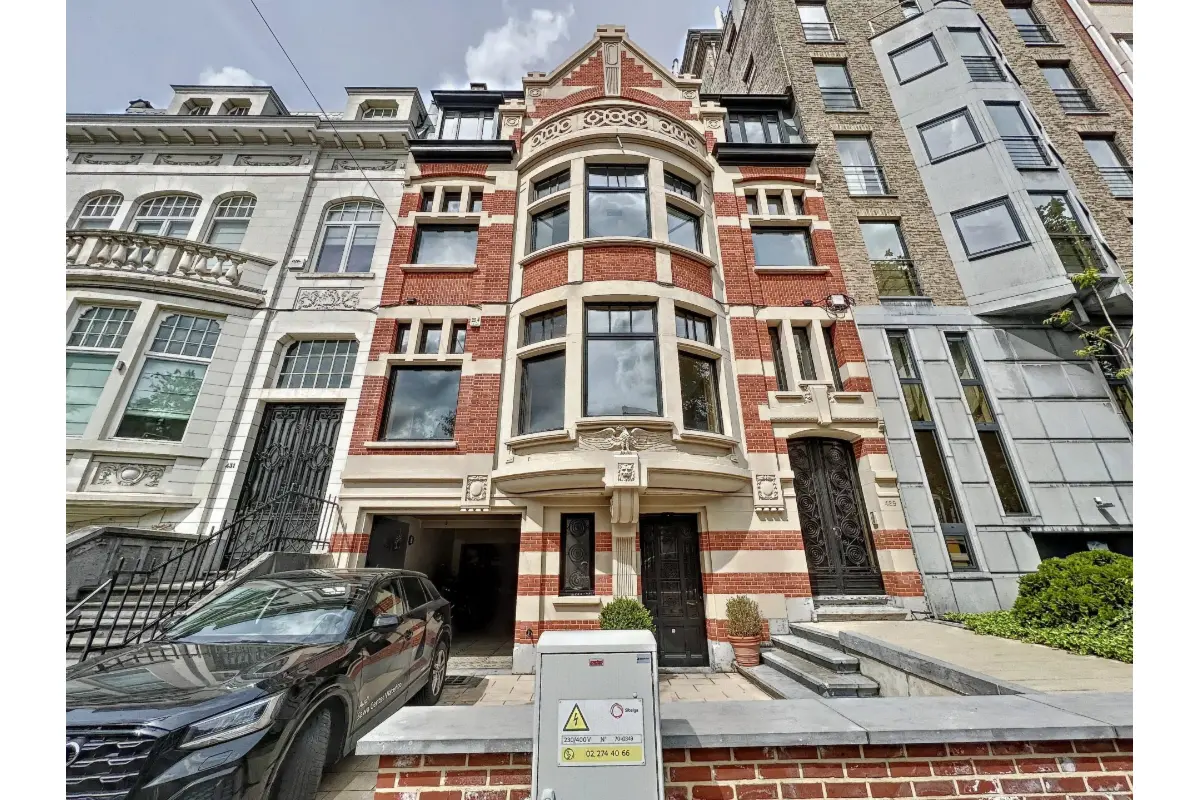 Appartementsgebouw te  koop in Ukkel 1180 2100000.00€ 8 slaapkamers 1000.00m² - Zoekertje 695657