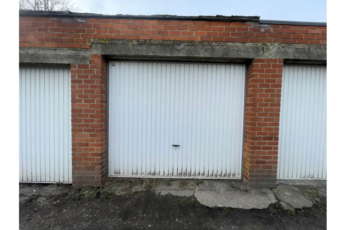 Parking & garage te  koop in Marchienne-au-Pont 6030 9000.00€  slaapkamers m² - Zoekertje 696367