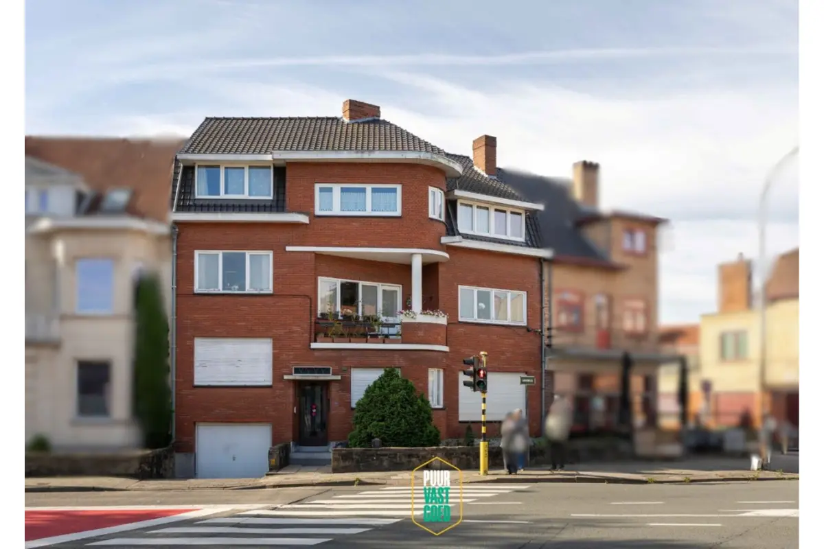 Appartementsgebouw te  koop in Sint-Andries 8200 550000.00€  slaapkamers 296.00m² - Zoekertje 695641