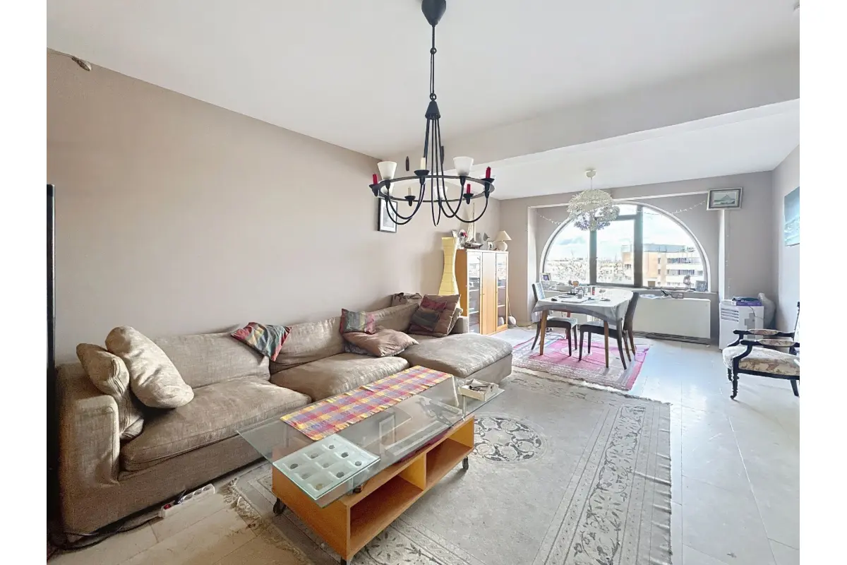 Appartement te  koop in Vorst 1190 385000.00€ 2 slaapkamers 100.00m² - Zoekertje 696087