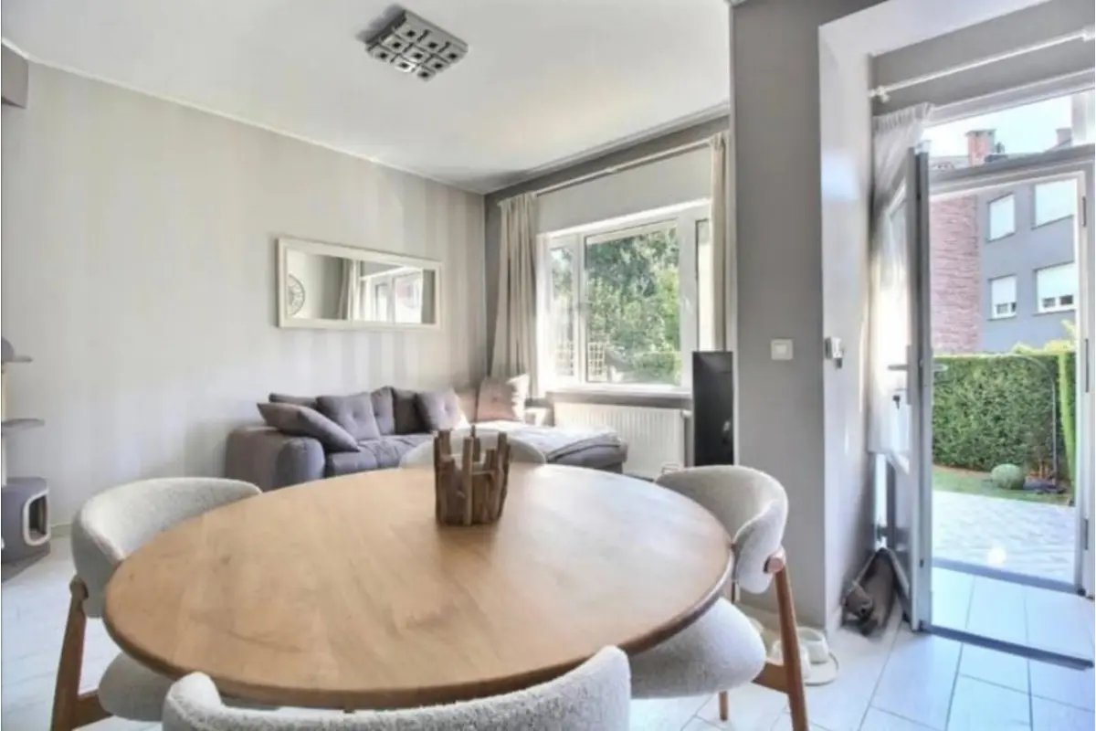 Appartement te  koop in Anderlecht 1070 200000.00€ 1 slaapkamers m² - Zoekertje 695972