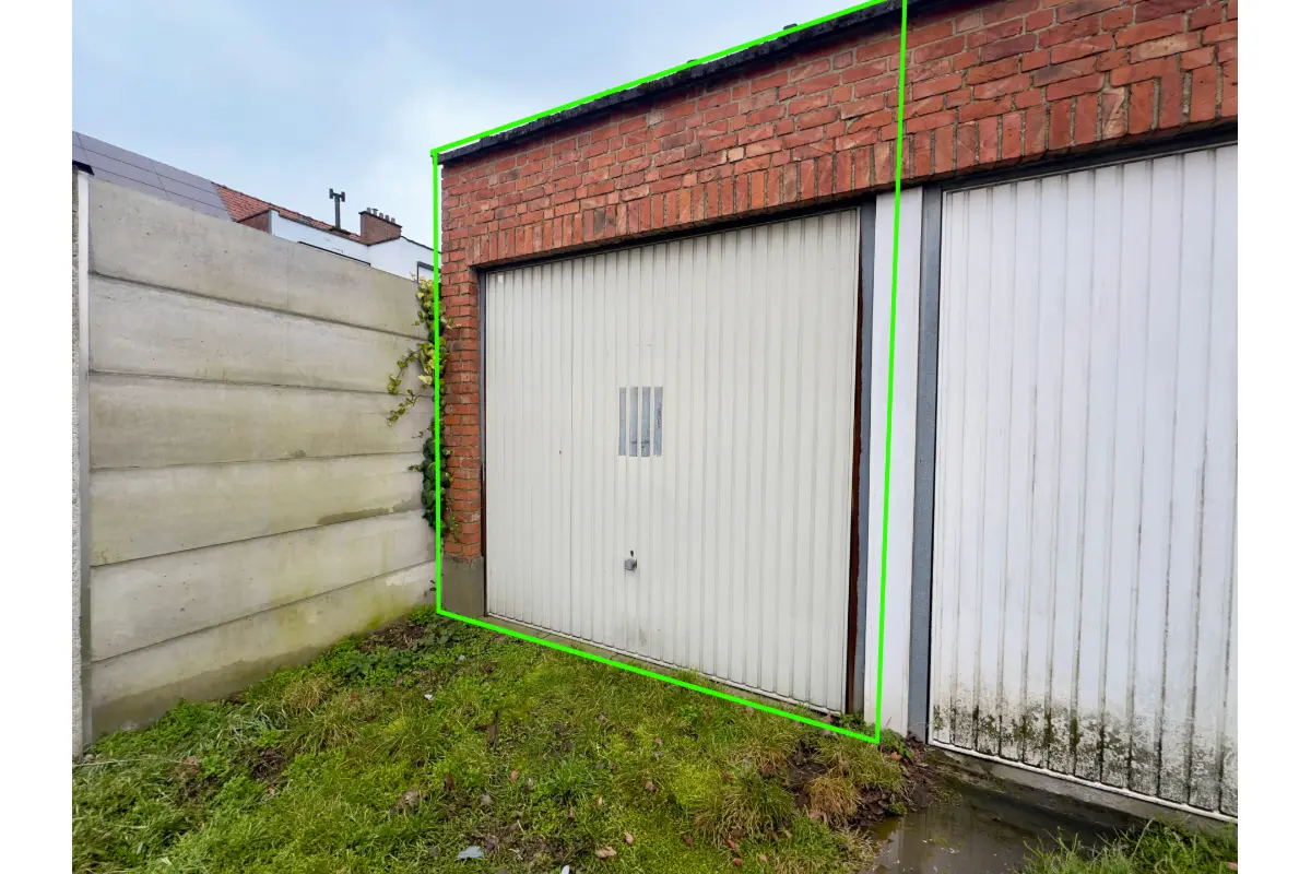 Parking & garage te  koop in Moeskroen 7700 19000.00€  slaapkamers m² - Zoekertje 695976