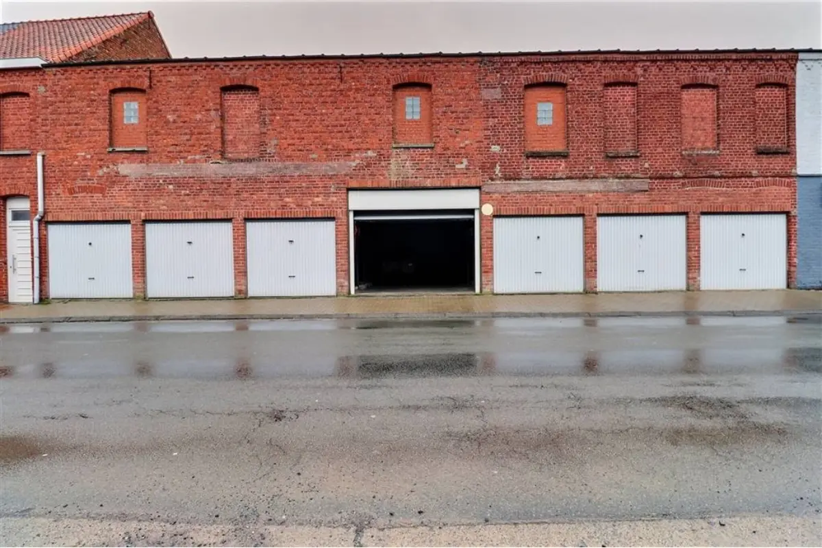 Parking & garage te  koop in Komen 7780 85000.00€  slaapkamers m² - Zoekertje 695674